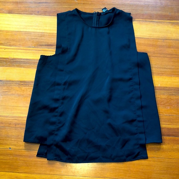 Forever 21 Tops - Versatile Forever 21 sleeveless black blouse